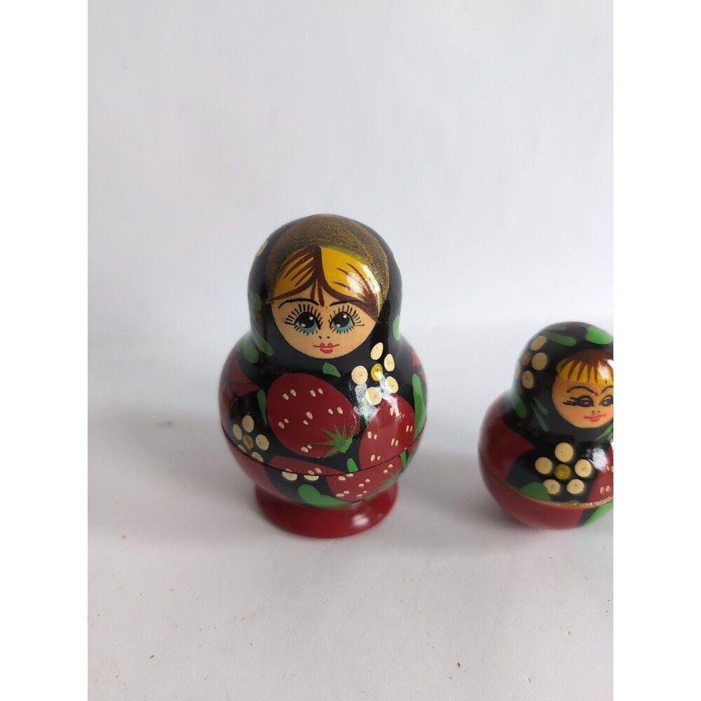 Vintage Nesting Dolls Russian Matryoshka Enameled 5 Piece Hand Painted
